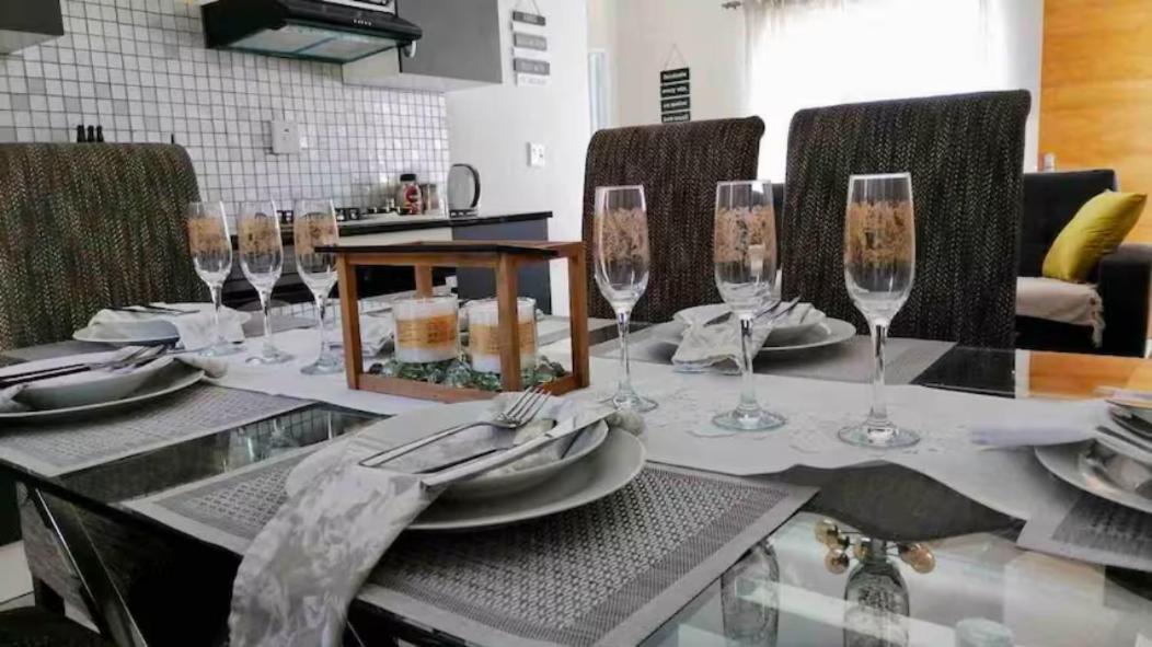 Evans Village - Apartments & Spa โจฮันเนสเบิร์ก ภายนอก รูปภาพ